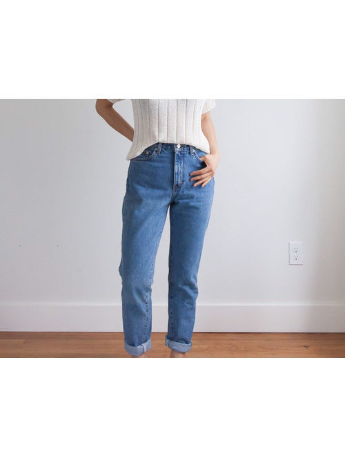 vintage mom jeans / Calvin Klein high waist jeans / fitted tapered denim / waist 26"/ 26x31