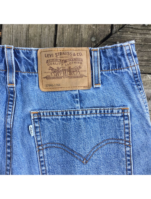 5 Levis painters short 28"