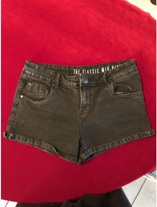 The Classic Mid Rise Womens Size 6 Jean Shorts