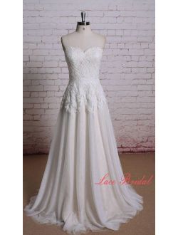 Wedding dress of Sweetheart Neckline Ivory Color Lace with Champange underlay Bridal Gown A-line Wedding Dress with Sweep Train