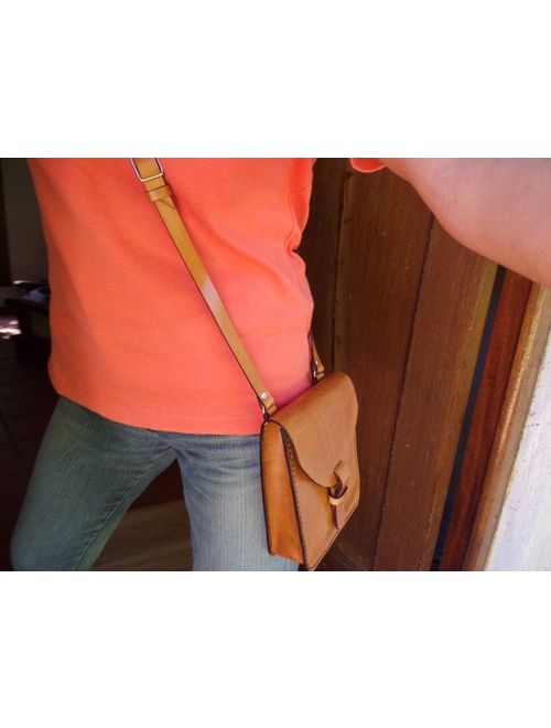 Leather bag. Small. Leather crossbody bag. Leather shoulder bag. With inside pocket. Handmade leather bag. Light brown. Chimango Sur.