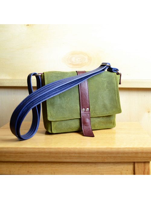 Crossbody Everyday Purse, Waxed Canvas Leather Bag, Womens Small Satchel, Mini Pocketbook, Minimalist Messenger - The Davy Bag in Moss Green