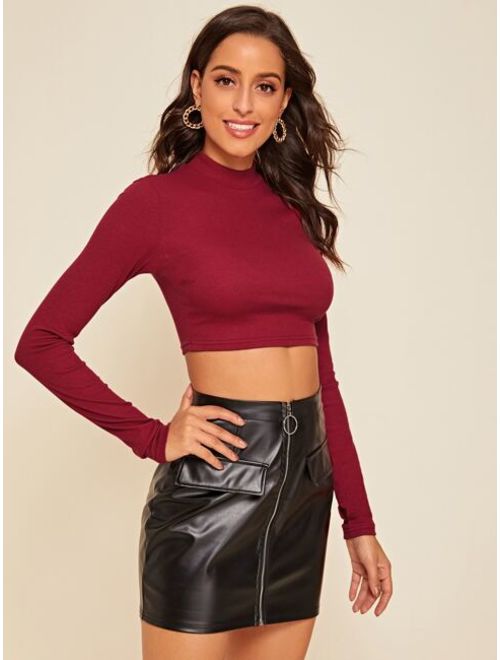 Mock-neck Thumb Hole Fitted Crop Tee