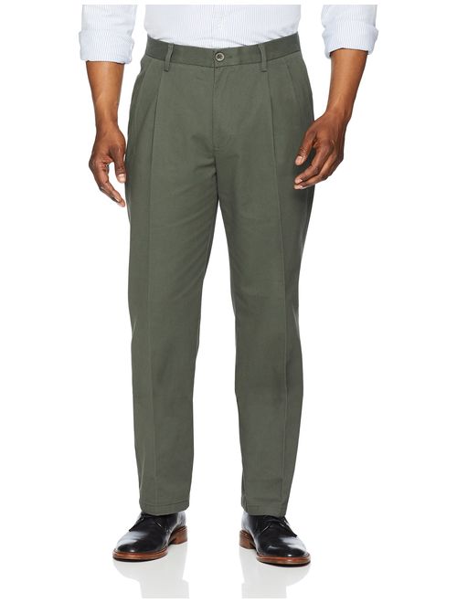 Amazon Essentials Men's Classic-Fit Wrinkle-Resistant Pleated Chino Pant