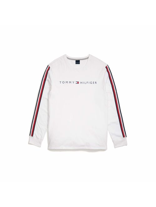 Tommy Hilfiger Men's Adaptive Long Sleeve T Shirt with Velcro Brand Closure at Shoulders