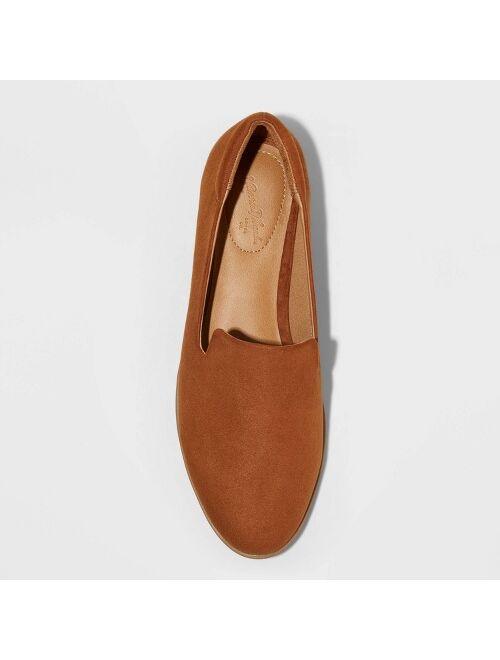 universal thread loafers