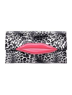 2Chique Boutique Women's Kiss Mark Black Clutch