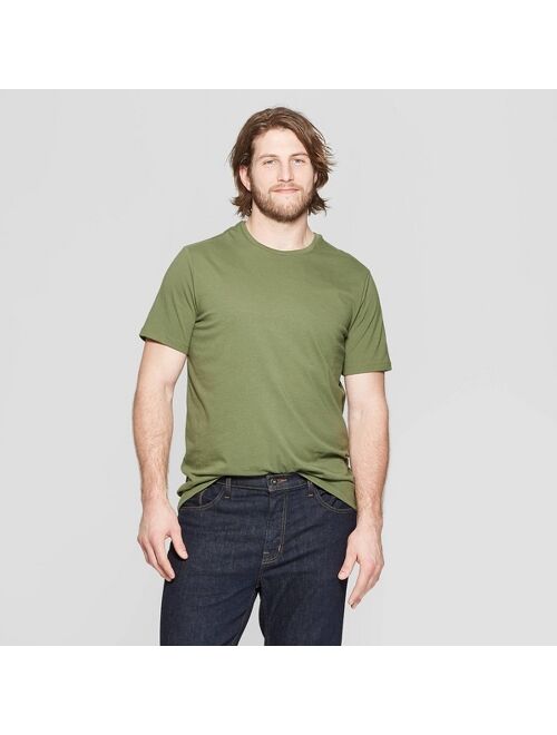 Men's Standard Fit Short Sleeve Lyndale Crew Neck T-Shirt - Goodfellow & Co&#153;