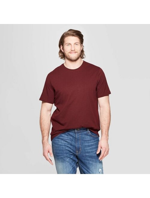 Men's Standard Fit Short Sleeve Lyndale Crew Neck T-Shirt - Goodfellow & Co&#153;