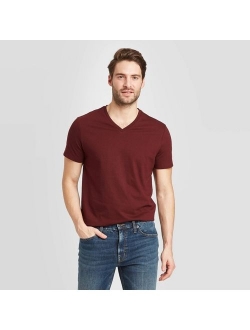 Men's Standard Fit Short Sleeve Lyndale V-Neck T-Shirt - Goodfellow & Co™