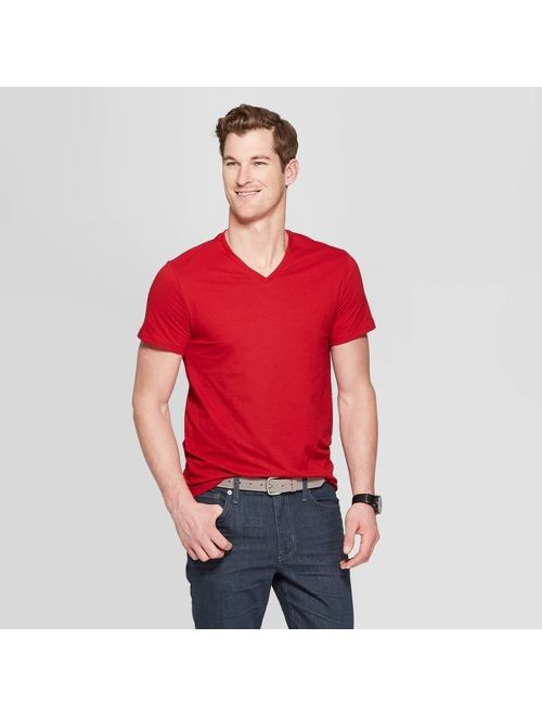 Men's Standard Fit Short Sleeve Lyndale V-Neck T-Shirt - Goodfellow & Co&#153;