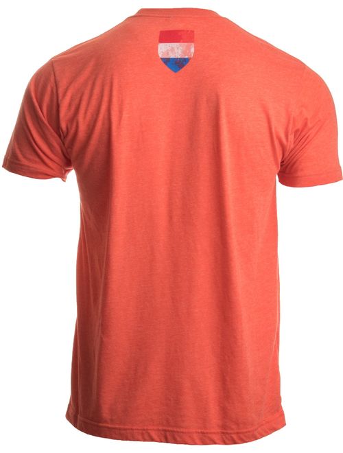 Dutch Pride | Vintage Style, Retro-Feel Netherlands Lion & Flag Unisex T-Shirt