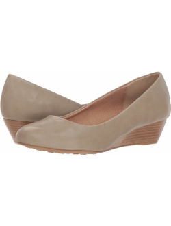 CL by Chinese Laundry Women's Marcie Wedge Pump