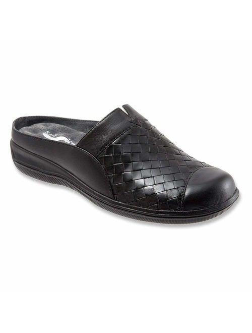 SoftWalk Women's Salina Woven Flat