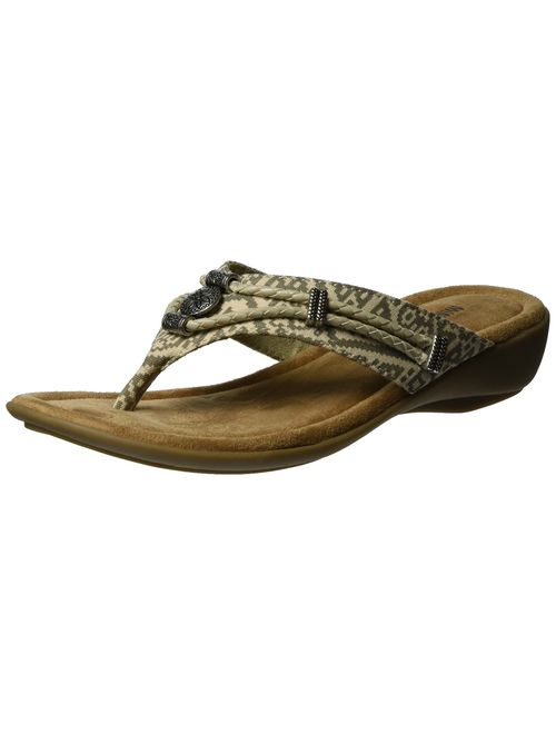 Minnetonka Women's Silverthorne Thong Sandal