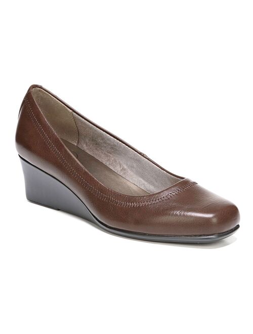 LifeStride Womens Groovy Closed Toe Wedge Pumps