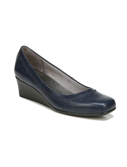 LifeStride Womens Groovy Closed Toe Wedge Pumps