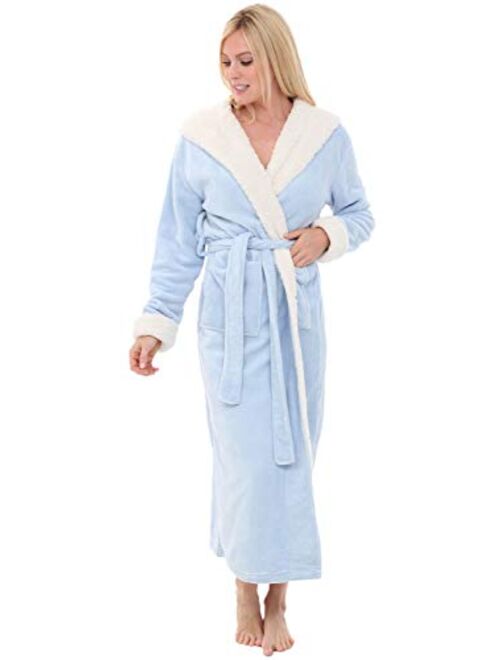 Alexander Del Rossa Women's Warm Fleece Robe with Hood, Long Plush Sherpa Bathrobe