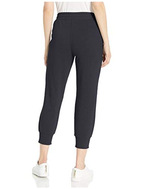 Amazon Essentials Women's French Terry Fleece Capri Jogger Sweatpant