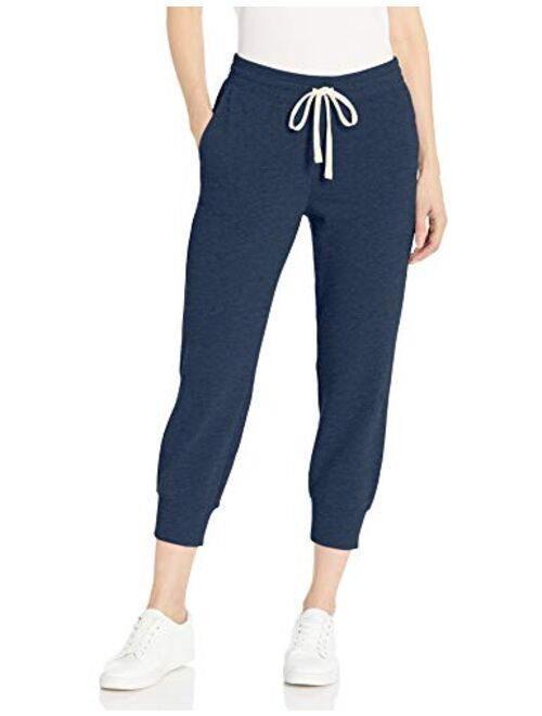 Amazon Essentials Women's French Terry Fleece Capri Jogger Sweatpant