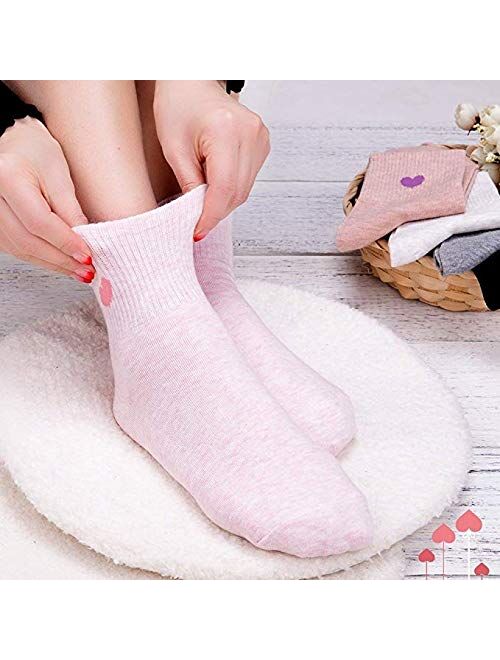 Women Casual Ankle Socks Cotton Cute Heart-Shaped Crew Socks Comfortable Seamless Socks with Gift Box 5 Pairs