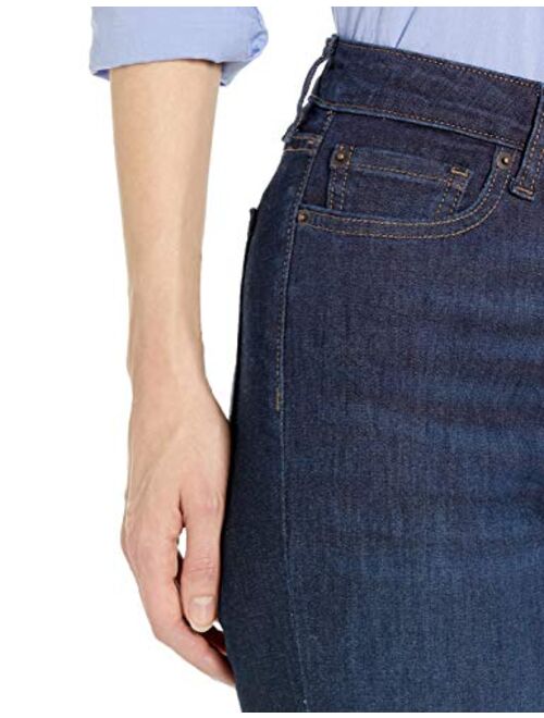 Amazon Essentials Women's Mid-Rise Slim Bootcut Jean