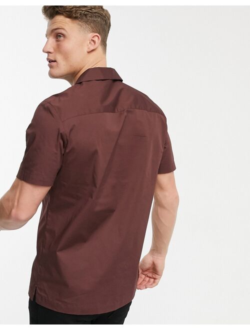 ASOS DESIGN regular short sleeve shirt with camp collar in deep brown