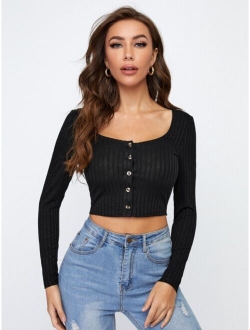 Scoop Neck Button Front Crop Top