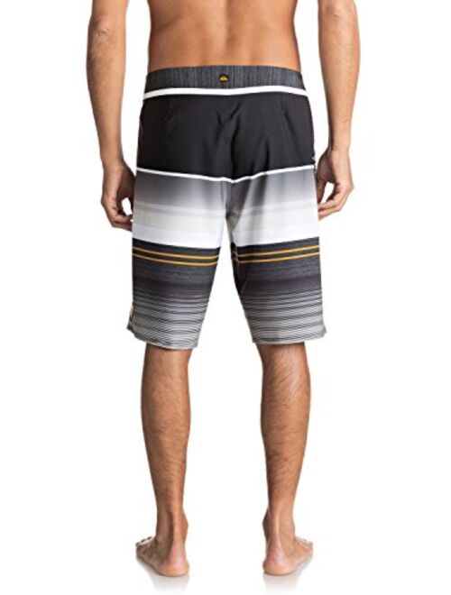 Quiksilver Men's Everyday Stripe Vee 21 Boardshort