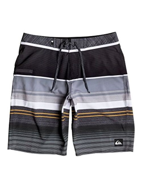 Quiksilver Men's Everyday Stripe Vee 21 Boardshort