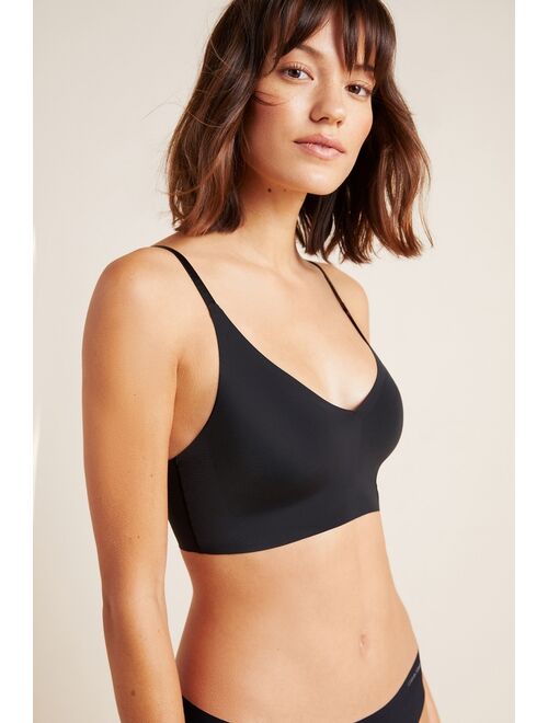 Calvin Klein Women's Invisibles Comfort Seamless Wirefree Lightly Lined Triangle Bralette Bra