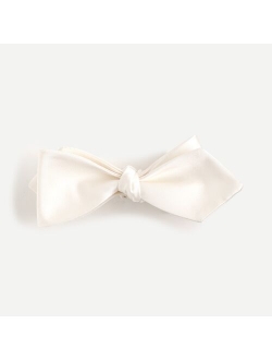 English satin point bow tie