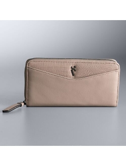 Simply style with this compact and lightweight Vera Vera Wang Signature Wallet