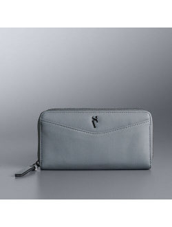 Simply style with this compact and lightweight Vera Vera Wang Signature Wallet