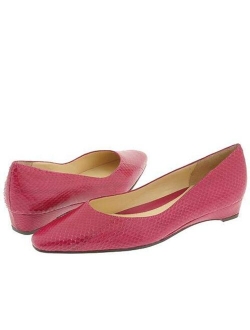 MILA Women's Loafers