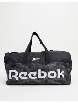 Training grip duffle bag in camo