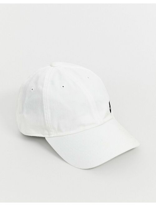 Nike Swoosh cap in white