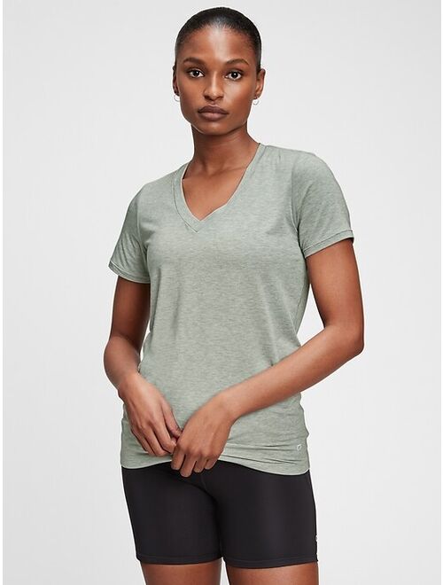 GapFit Breathe V-Neck T-Shirt