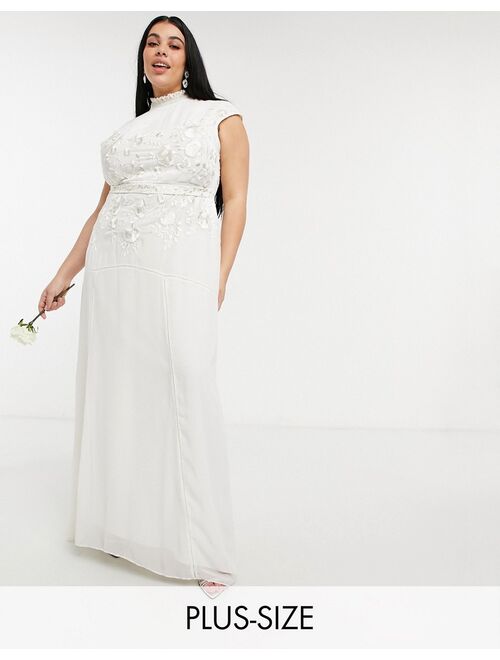 Hope & Ivy Plus Bridal floral beaded and embroidered maxi dress with keyhole back in ivory