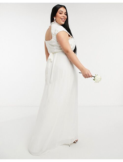 Hope & Ivy Plus Bridal floral beaded and embroidered maxi dress with keyhole back in ivory