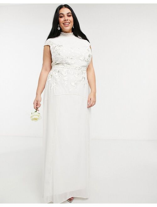 Hope & Ivy Plus Bridal floral beaded and embroidered maxi dress with keyhole back in ivory