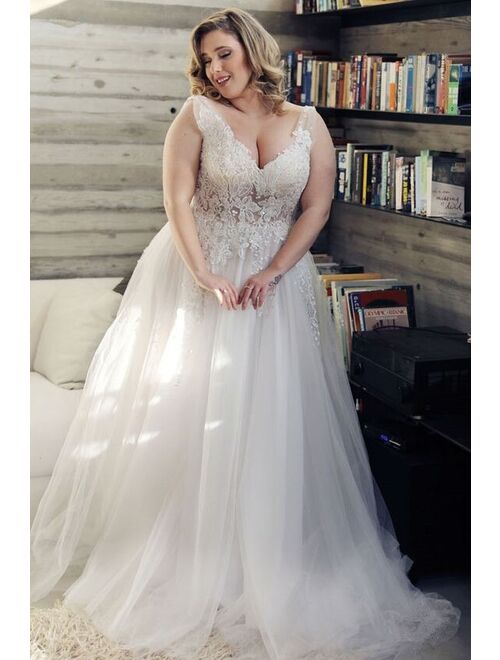 Floral Print V-neck Neckline Plus Size Wedding Dress with Tulle Lace Applique Pearls Beads A-line Sweep Train Bridal Dress