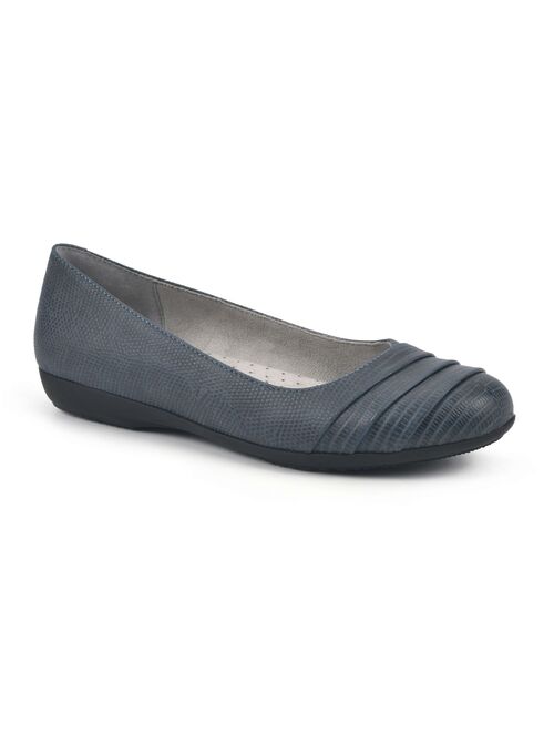 White Mountain Clara Women's Ballet Flats