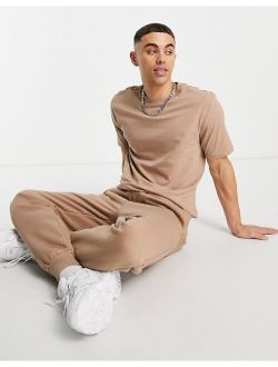 t-shirt & sweatpants set in stone