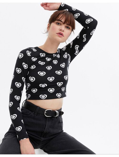 New Look 00's heart print long sleeve top in black