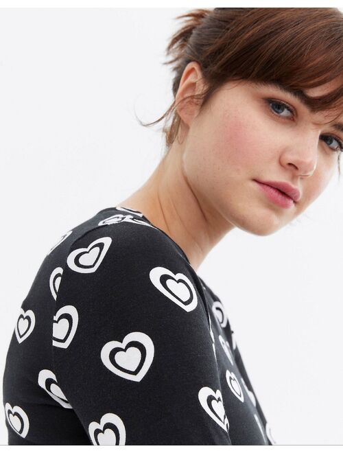 New Look 00's heart print long sleeve top in black