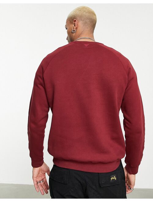 Guess ssweatshirt in burgundy with chest logo