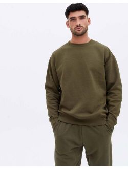 crew neck pullover sweatshirt in khaki