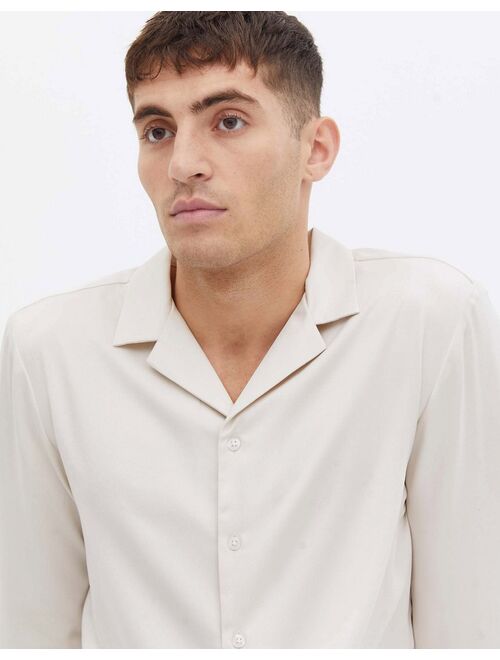 New Look long sleeve satin shirt with revere collar in off white