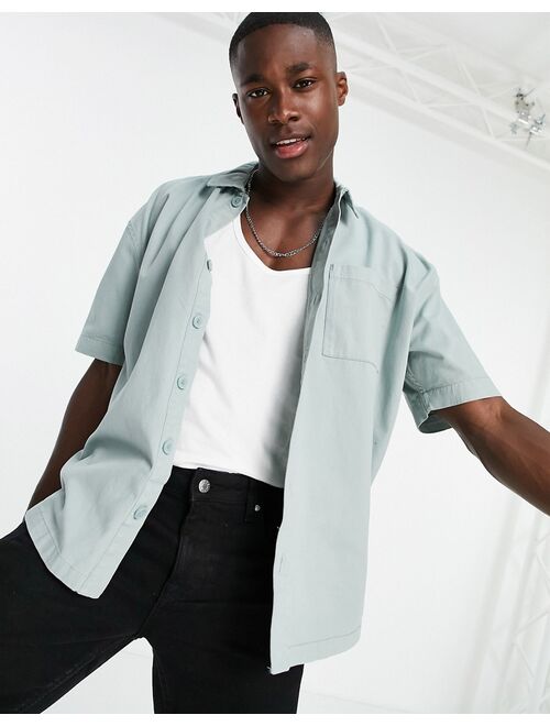 New Look short sleeve boxy shirt in light green